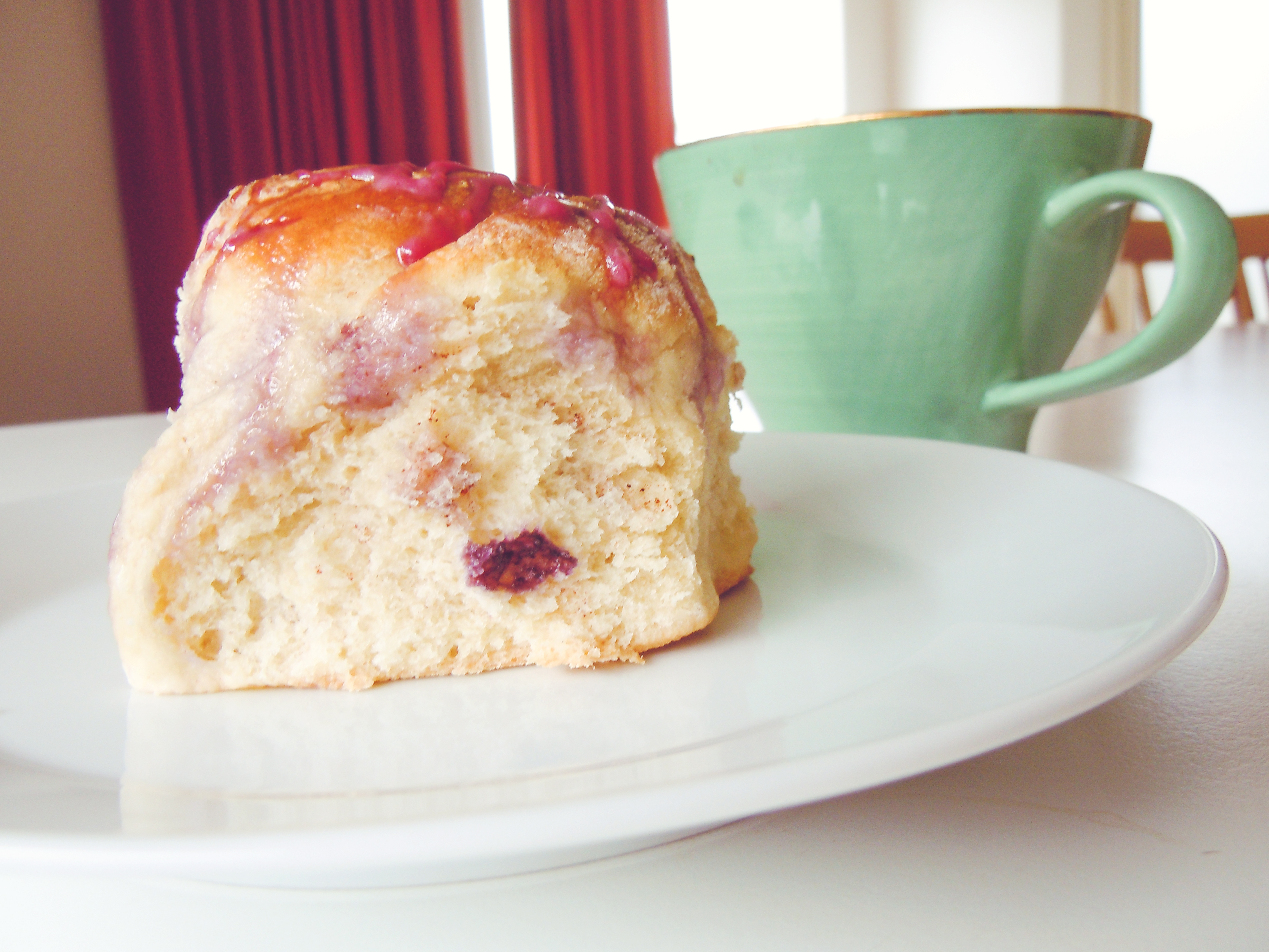 Blueberry and cinnamon rolls (5)