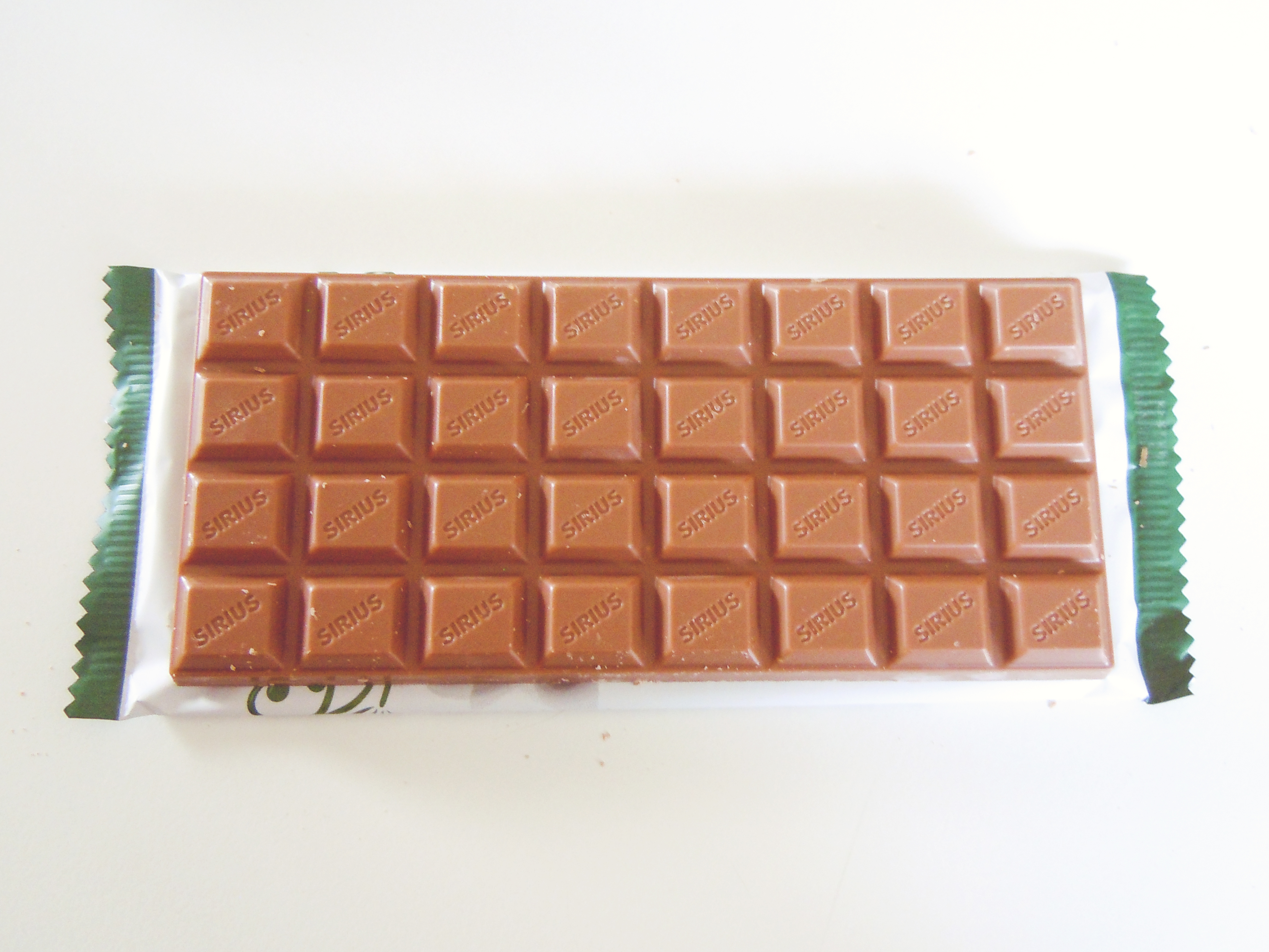 Nói siríus með heslihnetum.jpg