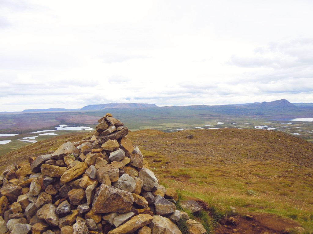 Hiking up Vindbelgur