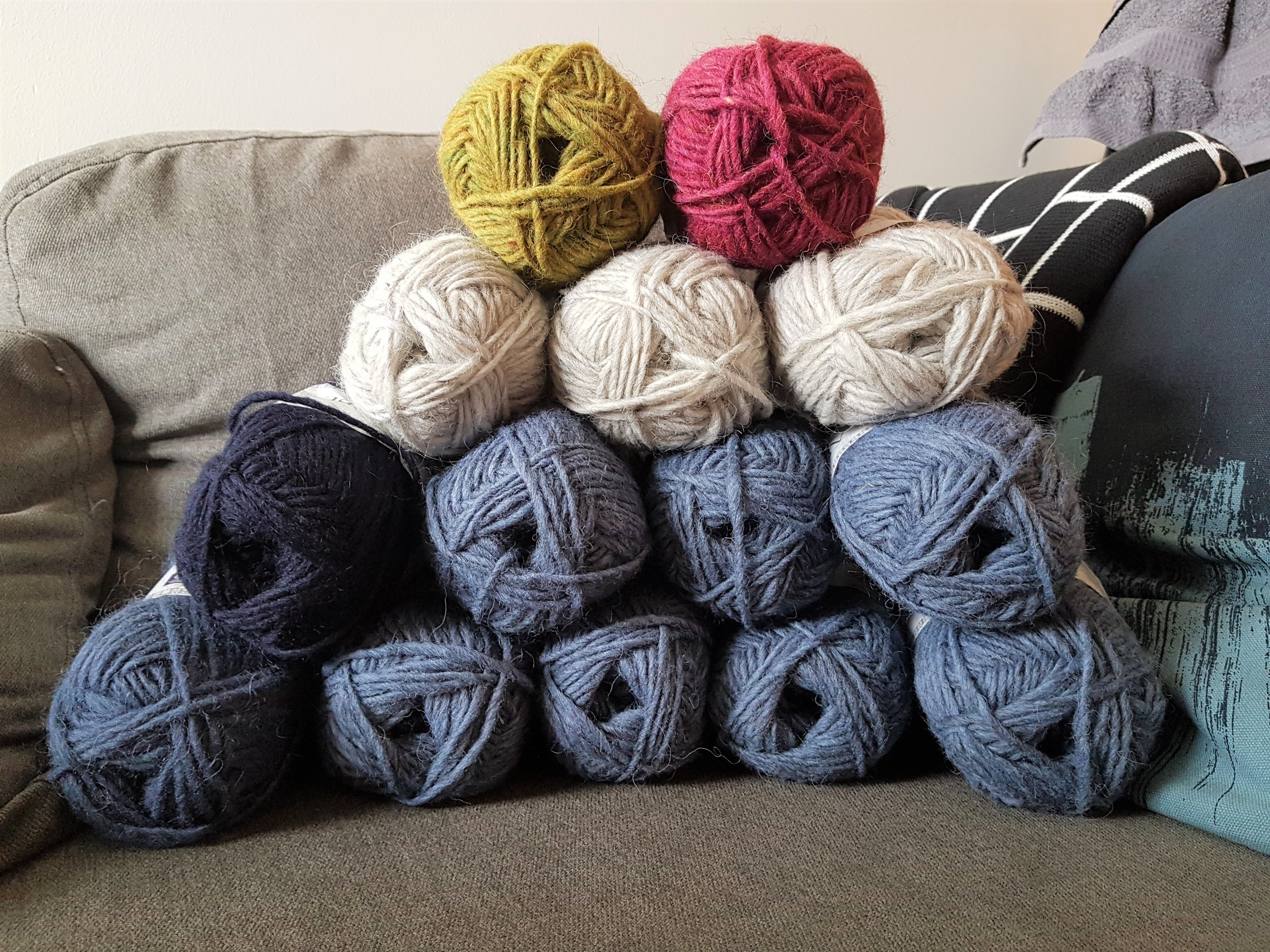 Knitting Astrid Lopapeysa (1)