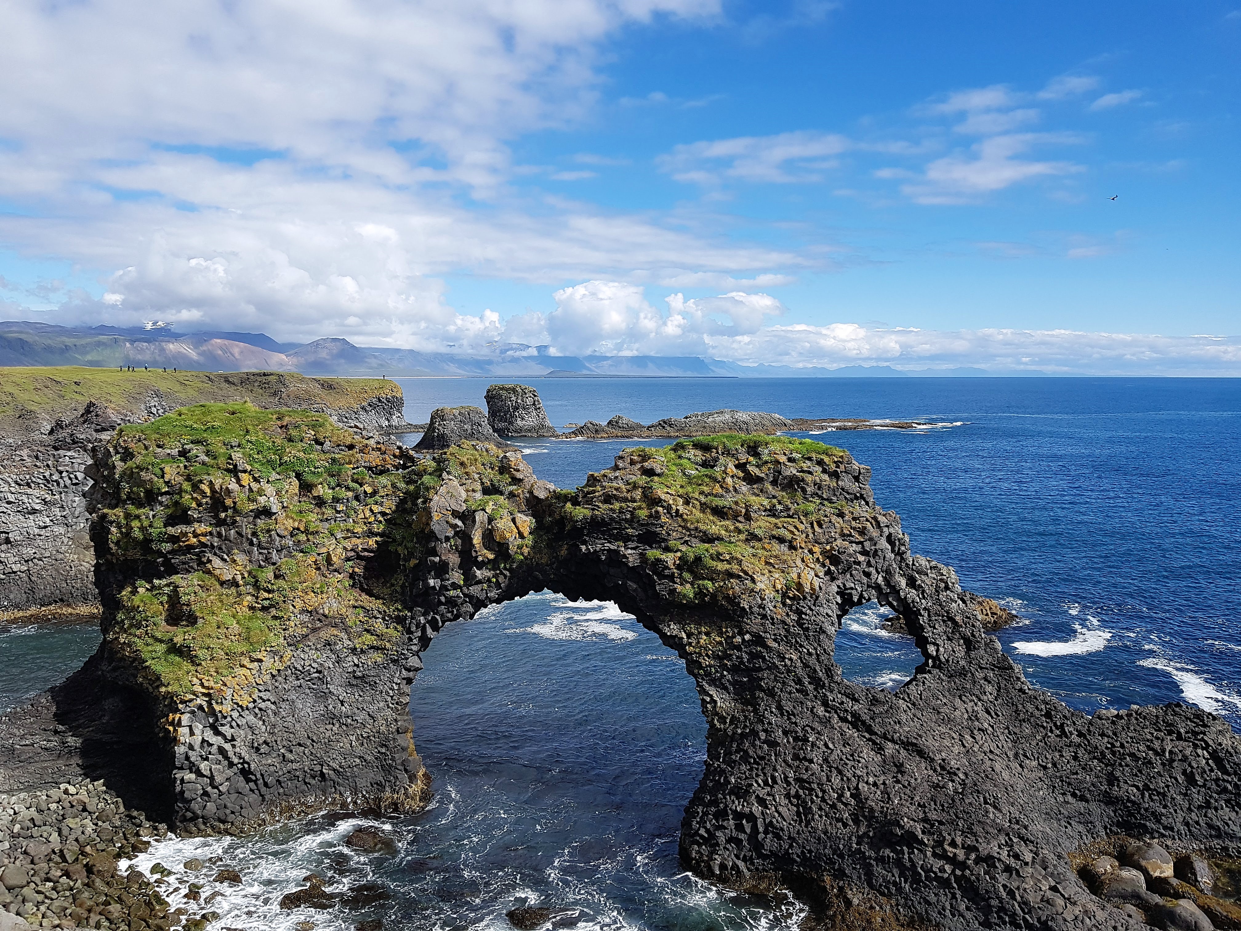 Gatklettur Arnarstapi